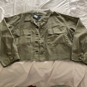 Cropped olive jacket